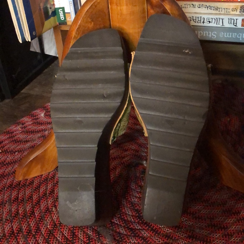 Donald J. Pliner Wooden Wedges - Picture 5 of 7